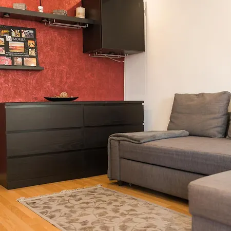 Bliss: Modern On Unirii Street Apartment Bucharest