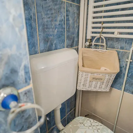 Bliss: Modern On Unirii Street Apartment Bucharest
