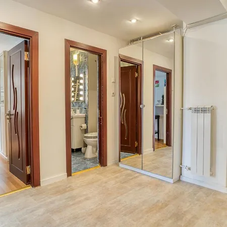 Apartment Bliss: Modern On Unirii Street