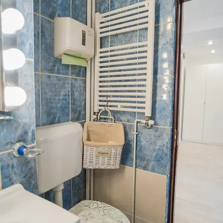 Bliss: Modern On Unirii Street Apartment Bucharest