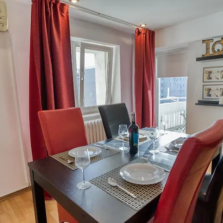 Apartment Bliss: Modern On Unirii Street *