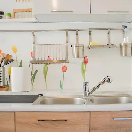 Bliss: Modern On Unirii Street Apartment Bucharest