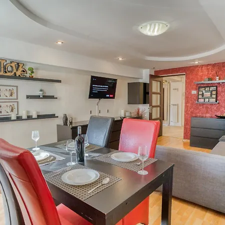 Bliss: Modern On Unirii Street