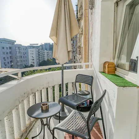 Bliss: Modern On Unirii Street Apartment