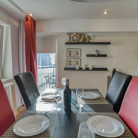 Bliss: Modern On Unirii Street Apartment *