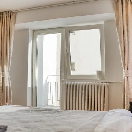 Apartment Bliss: Modern On Unirii Street