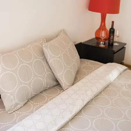 Bliss: Modern On Unirii Street Apartment Bucharest