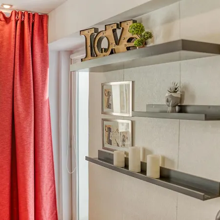 Apartment Bliss: Modern On Unirii Street *