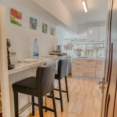 Bliss: Modern On Unirii Street Apartment *