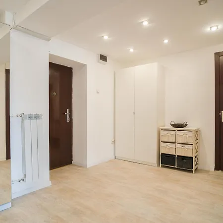 Bliss: Modern On Unirii Street Apartment