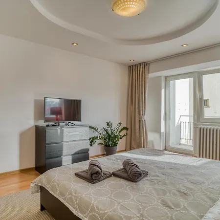 Apartment Bliss: Modern On Unirii Street *